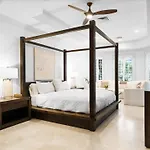 Luxury Villa In Nassau