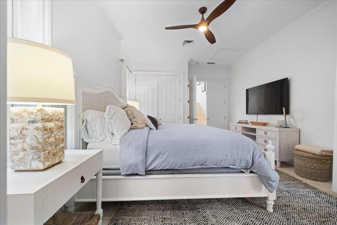 Luxury In Apartment Nassau